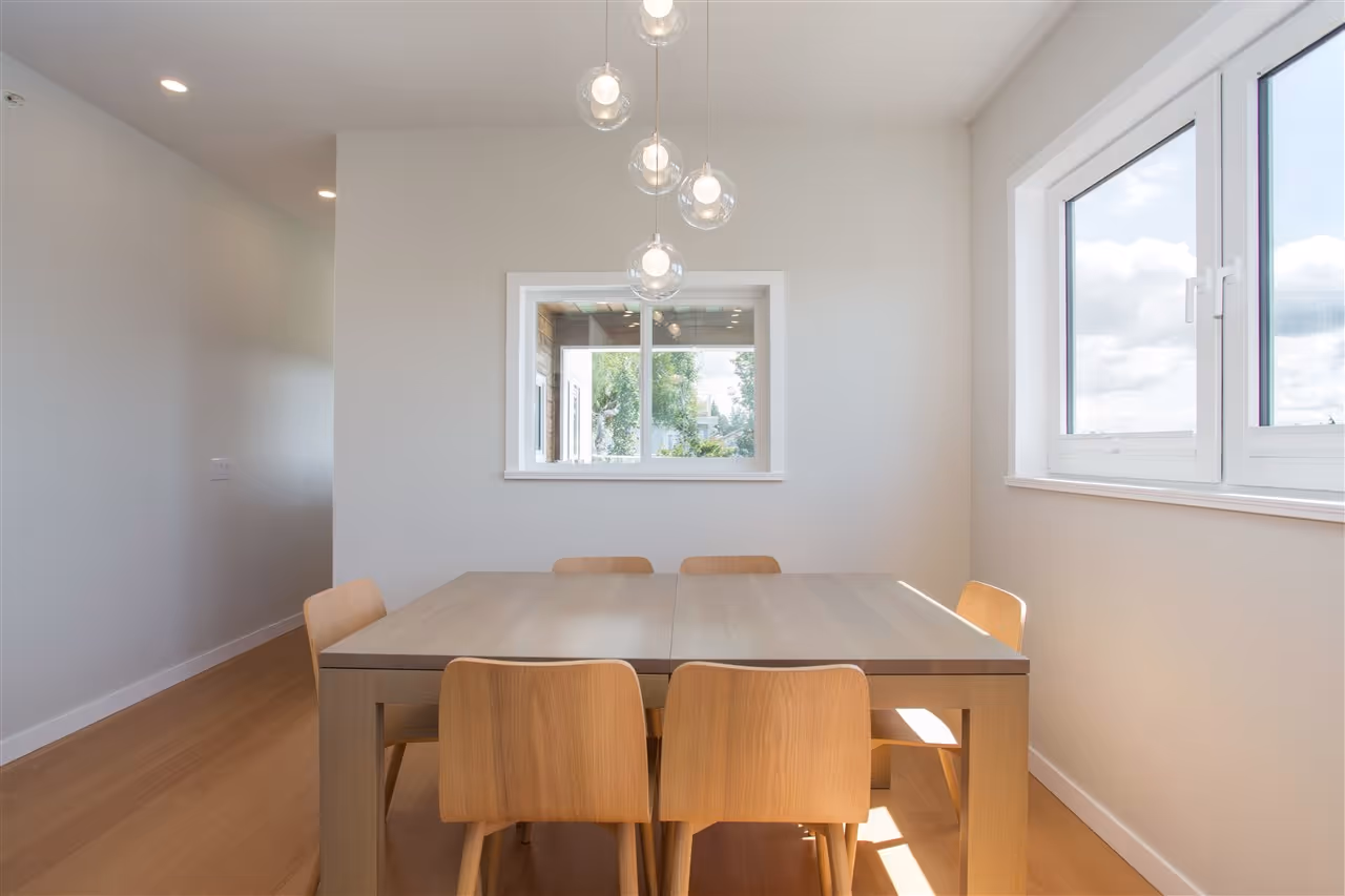 Lim Residence gallery image 15