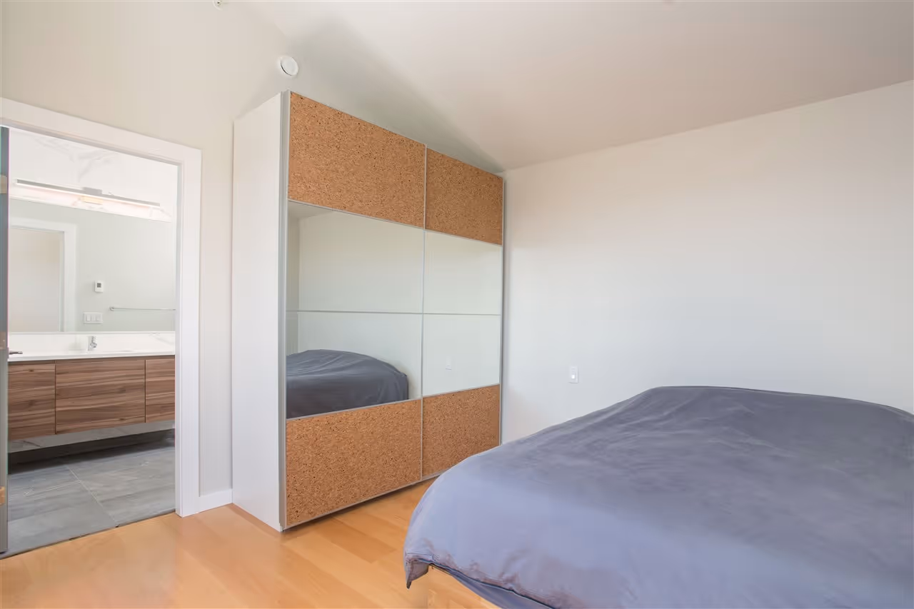 Lim Residence gallery image 20