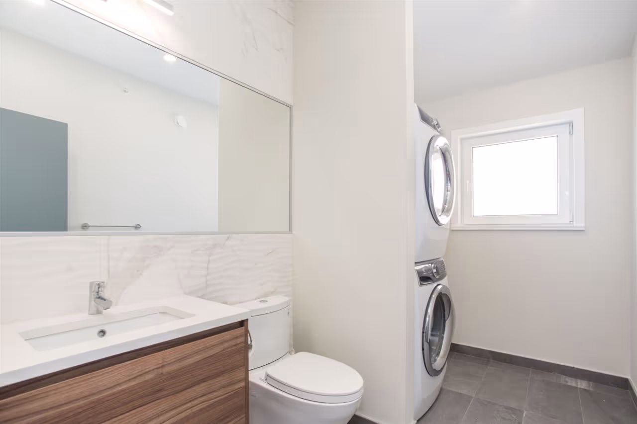 Lim Residence gallery image 24